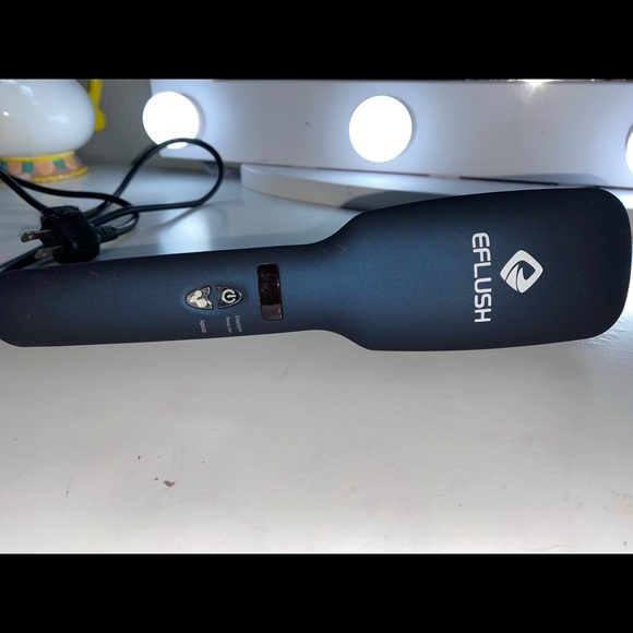 Straightener brush - Picture 1 of 3